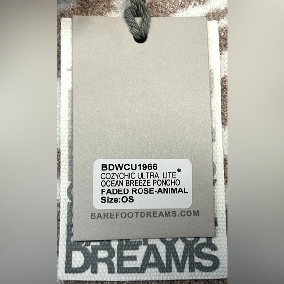 NWT Barefoot Dreams CozyChic Ultra Lite Ocean Breeze Poncho Faded Rose Animal OS - Picture 10 of 13